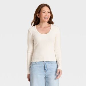 Women’s Slim Fit Long Sleeve Scoop Neck Ribbed Shirt